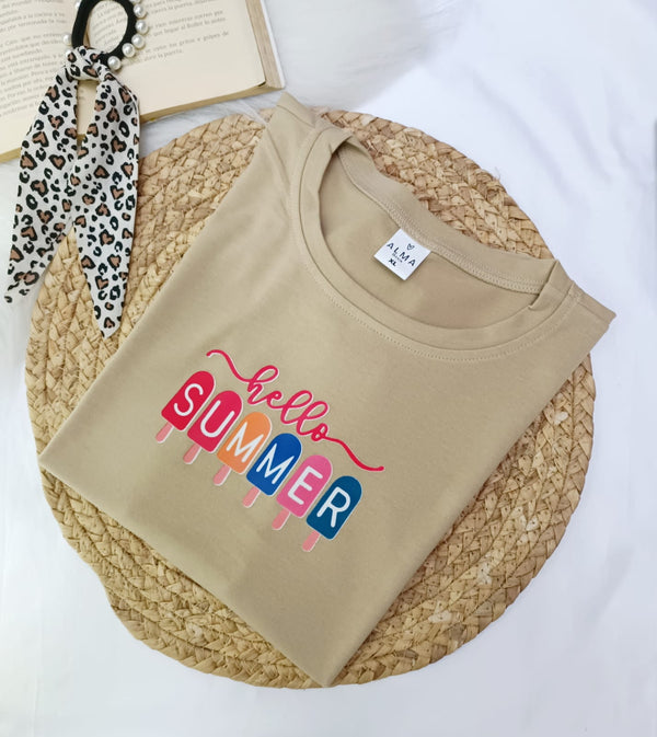 Camiseta Hello Summer  (caramelo)