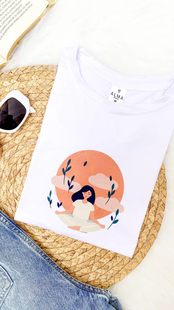 Camiseta Muñeca Yoga